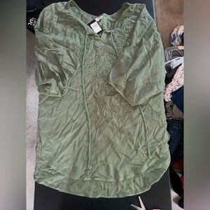 Brand new Avenue top